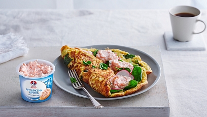 Omelet with juicy radish and krill spread